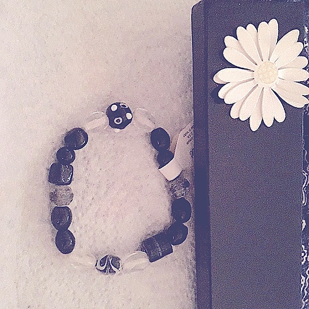 BRACELET, Beaded Adjustable Handmade Bracelet Black,White, Clear NEW